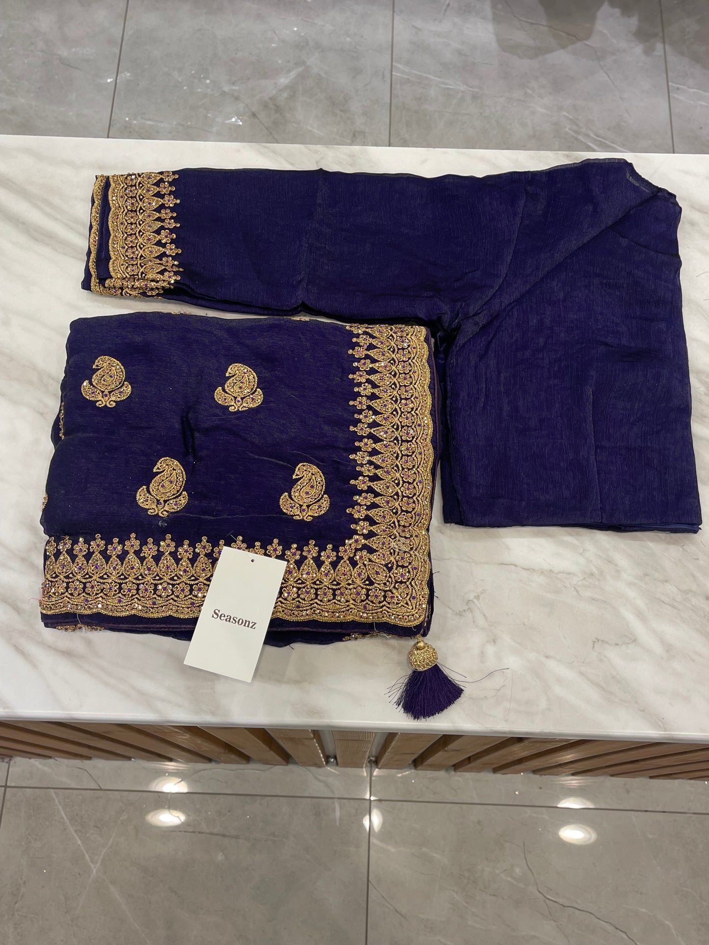# 1758 Saree