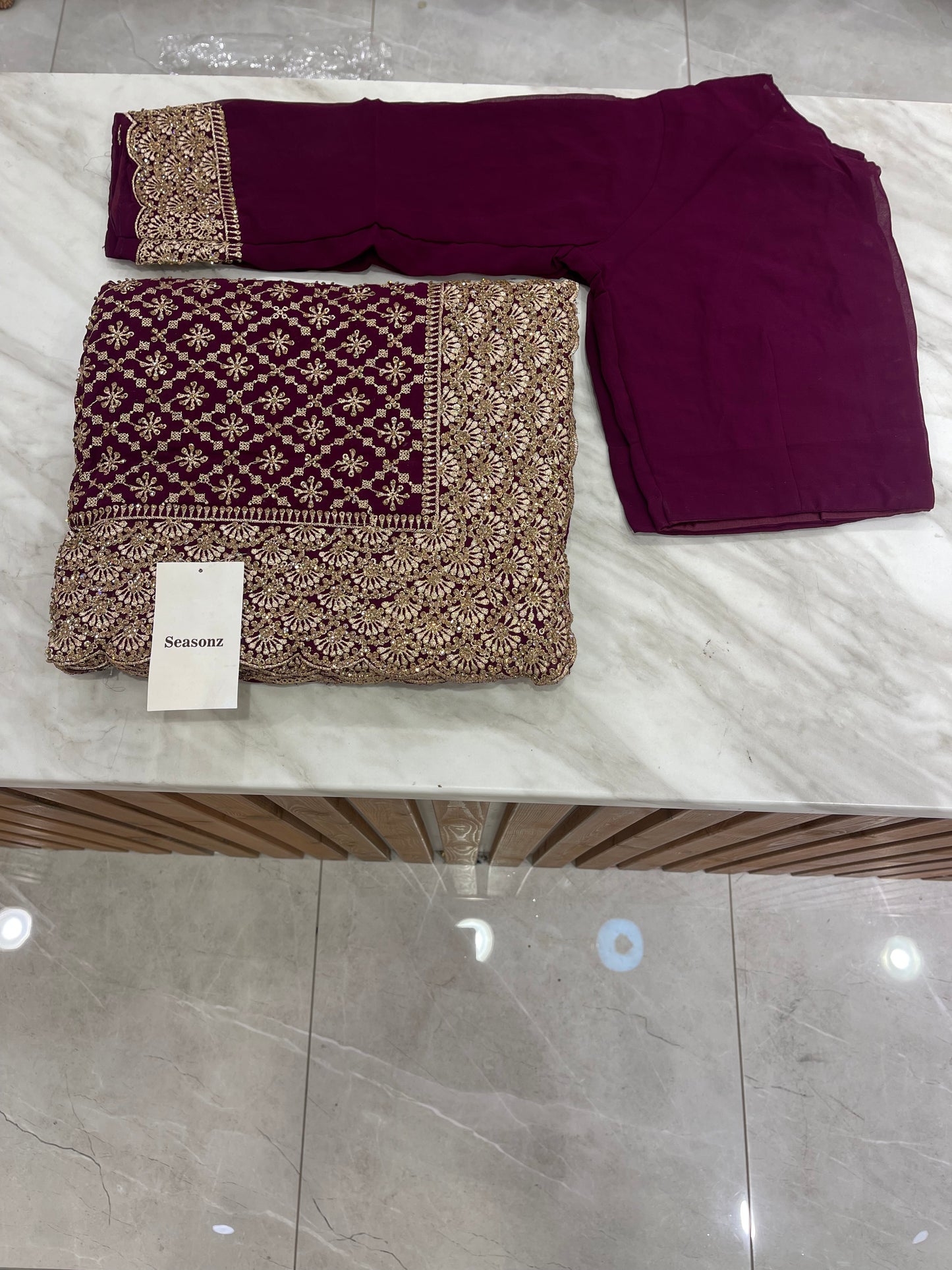#1739 Saree