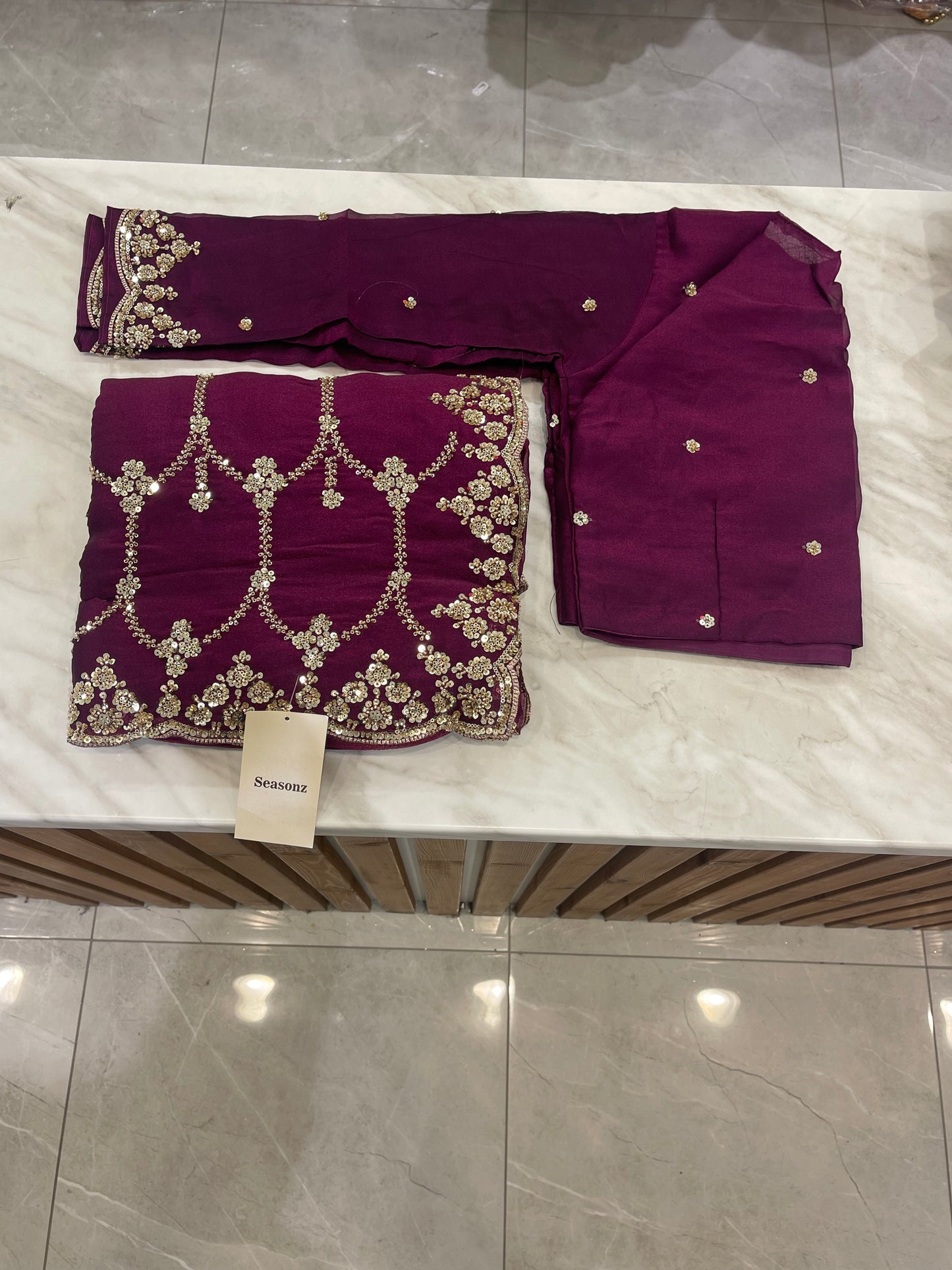 # 2128 Saree