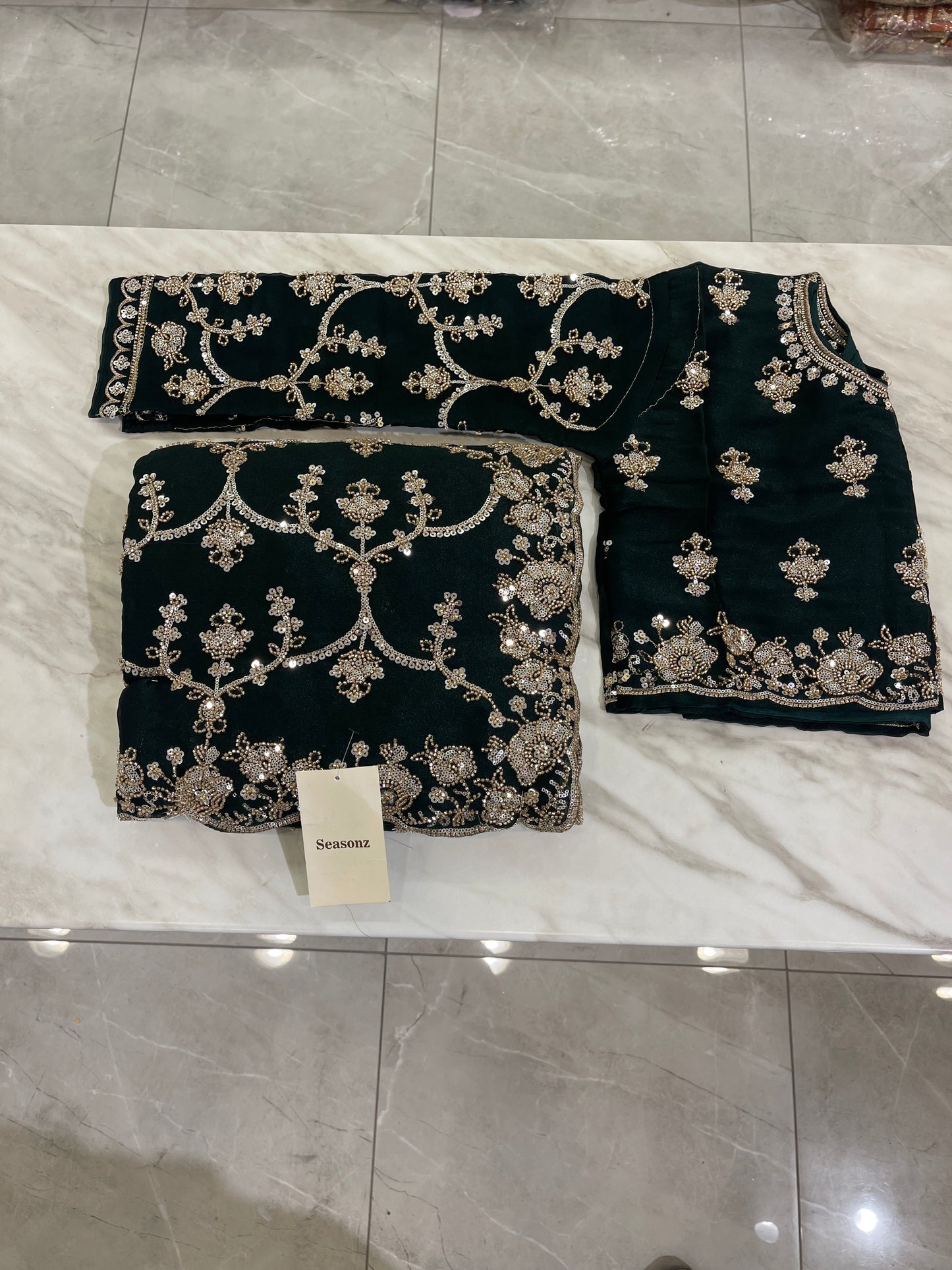 # 2150 Saree