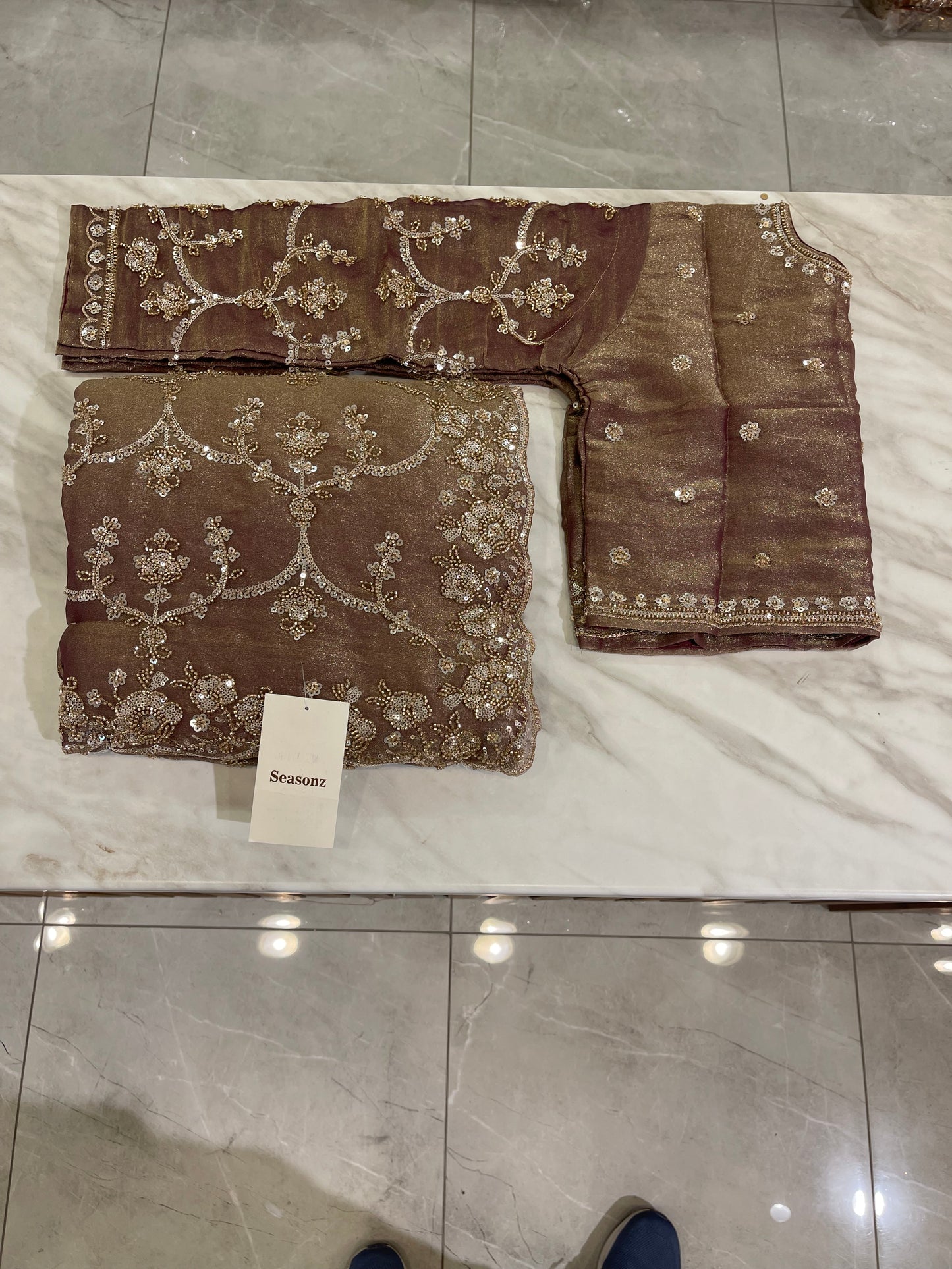# 2150 Saree