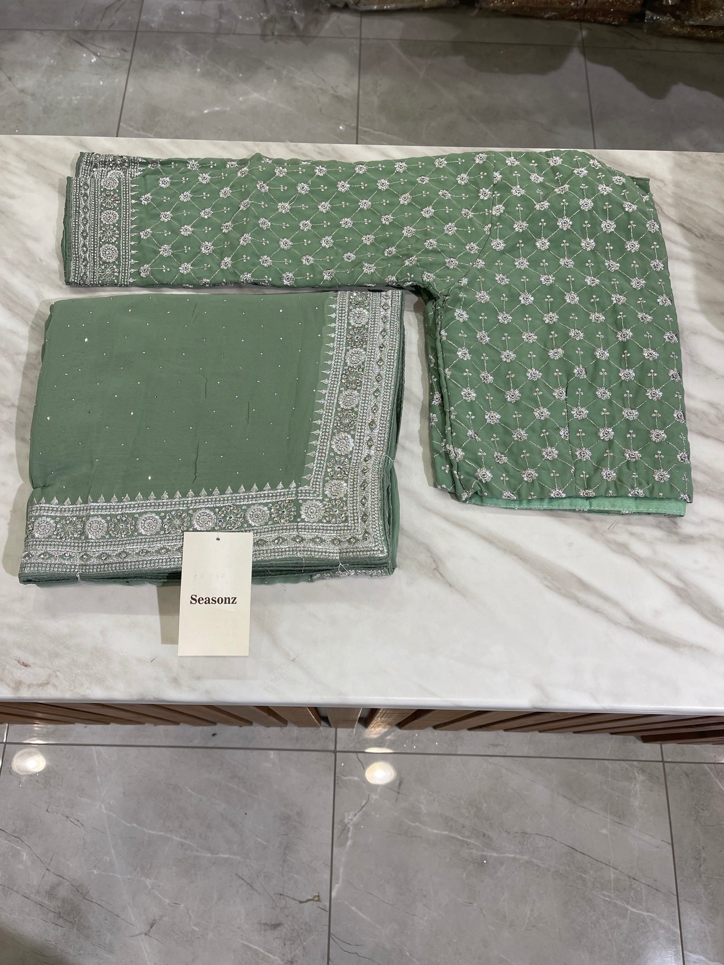 #1782 Saree