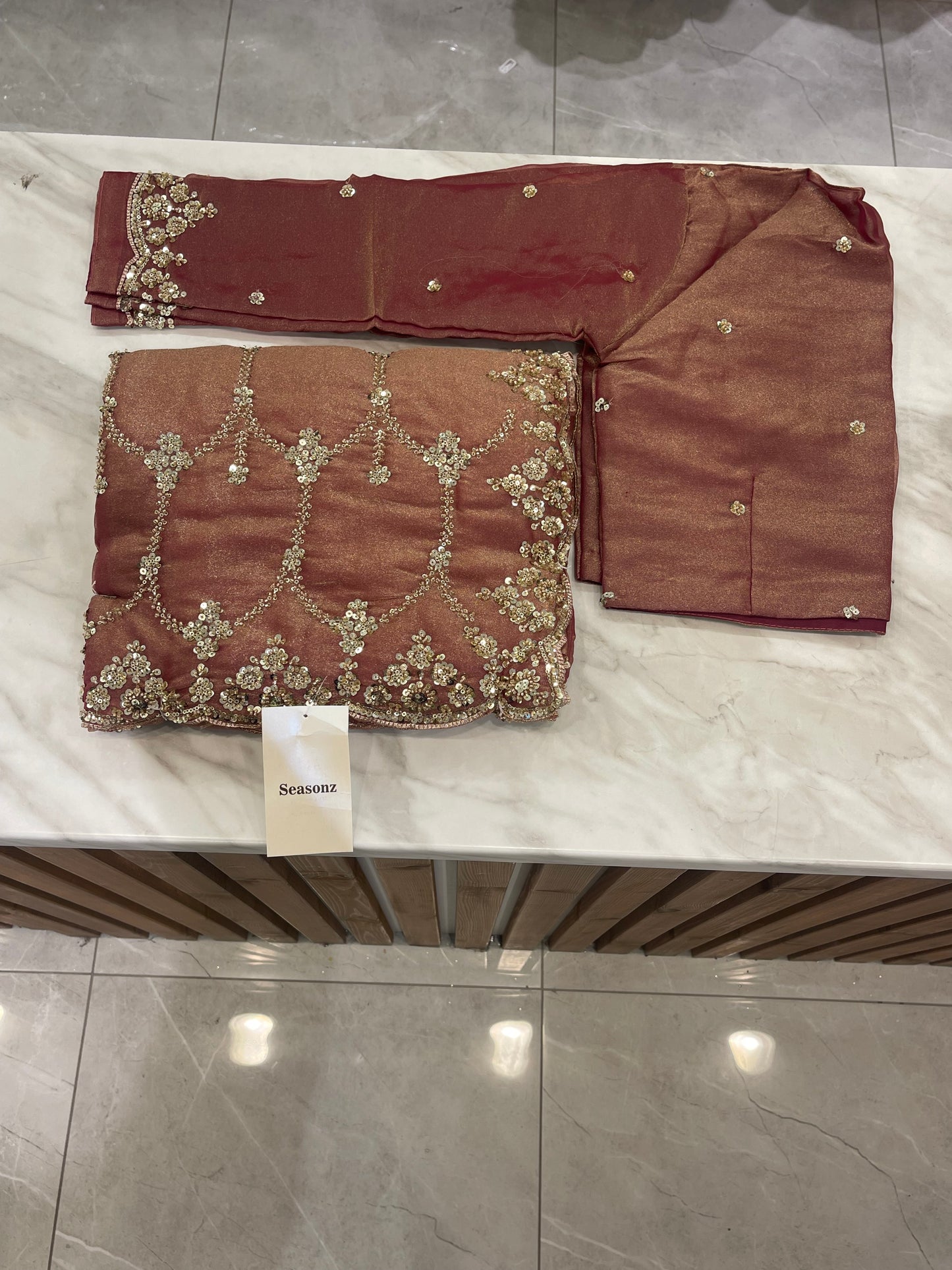 # 2128 Saree