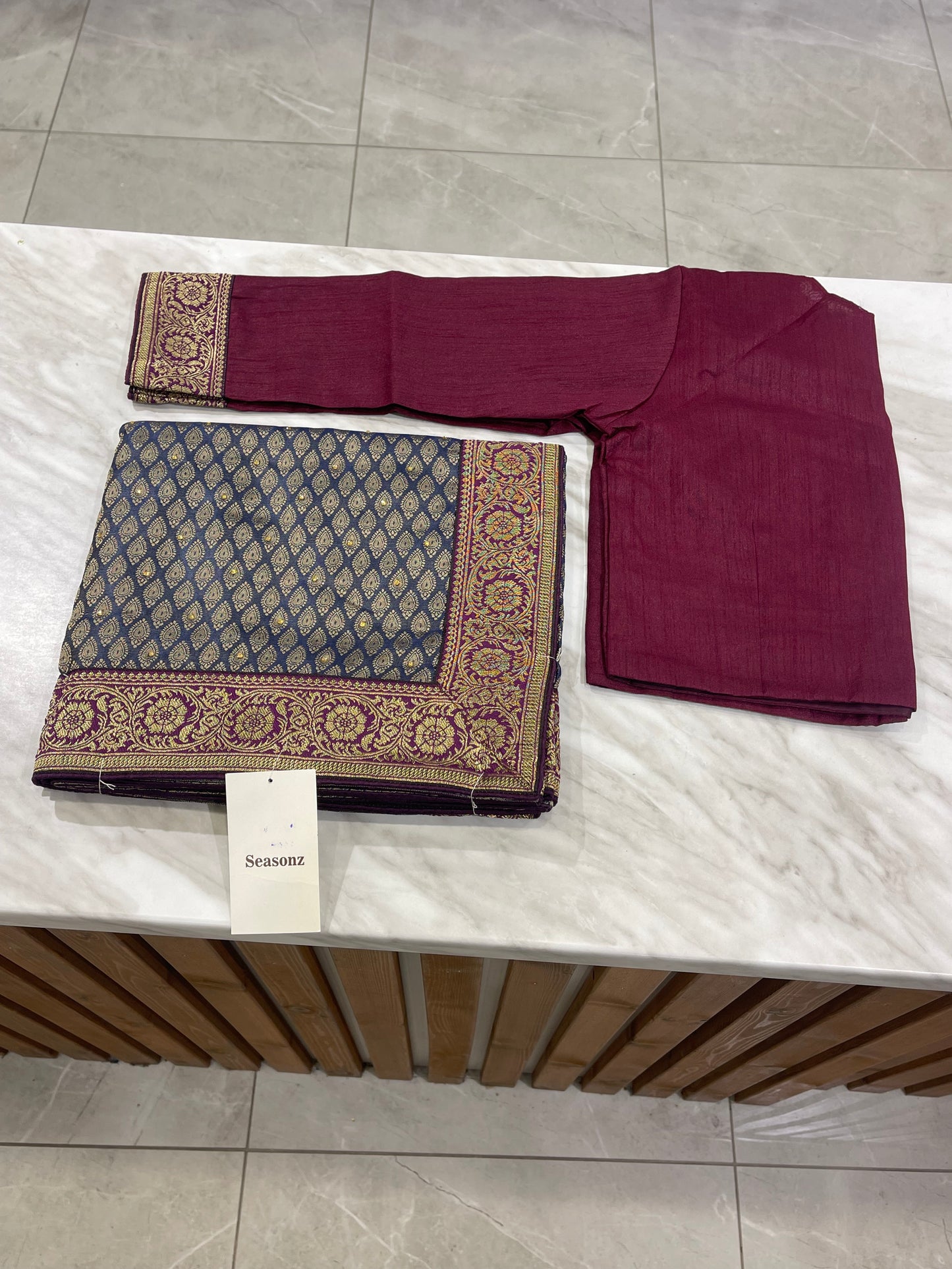 #1755 Saree
