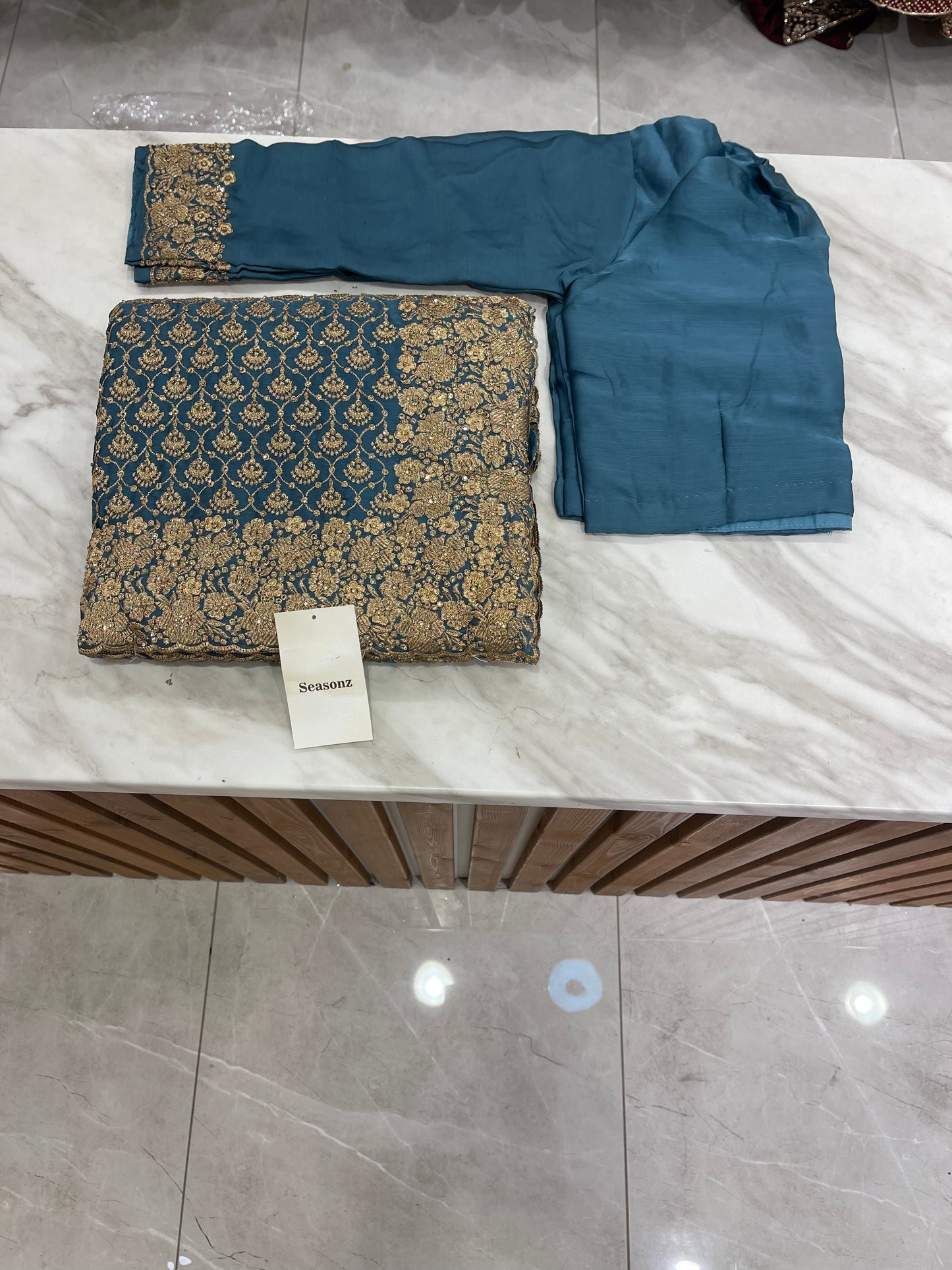 #1739 Saree