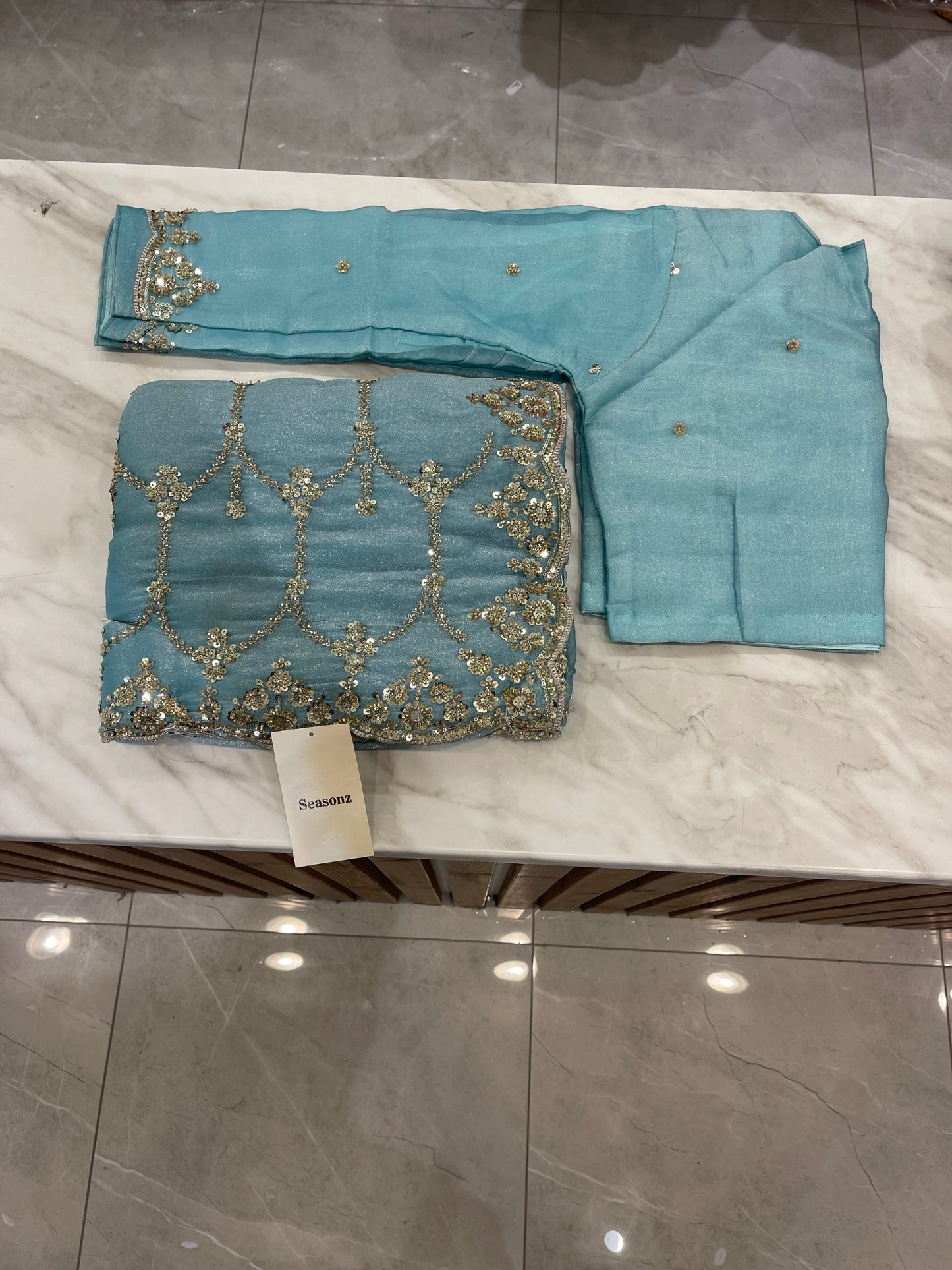# 2128 Saree