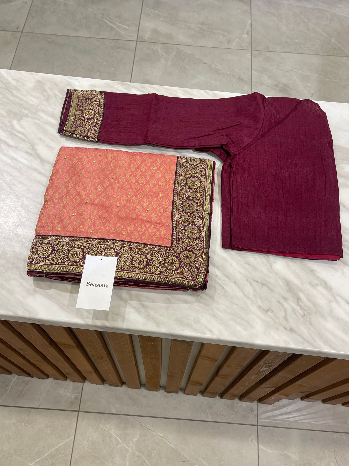 #1755 Saree