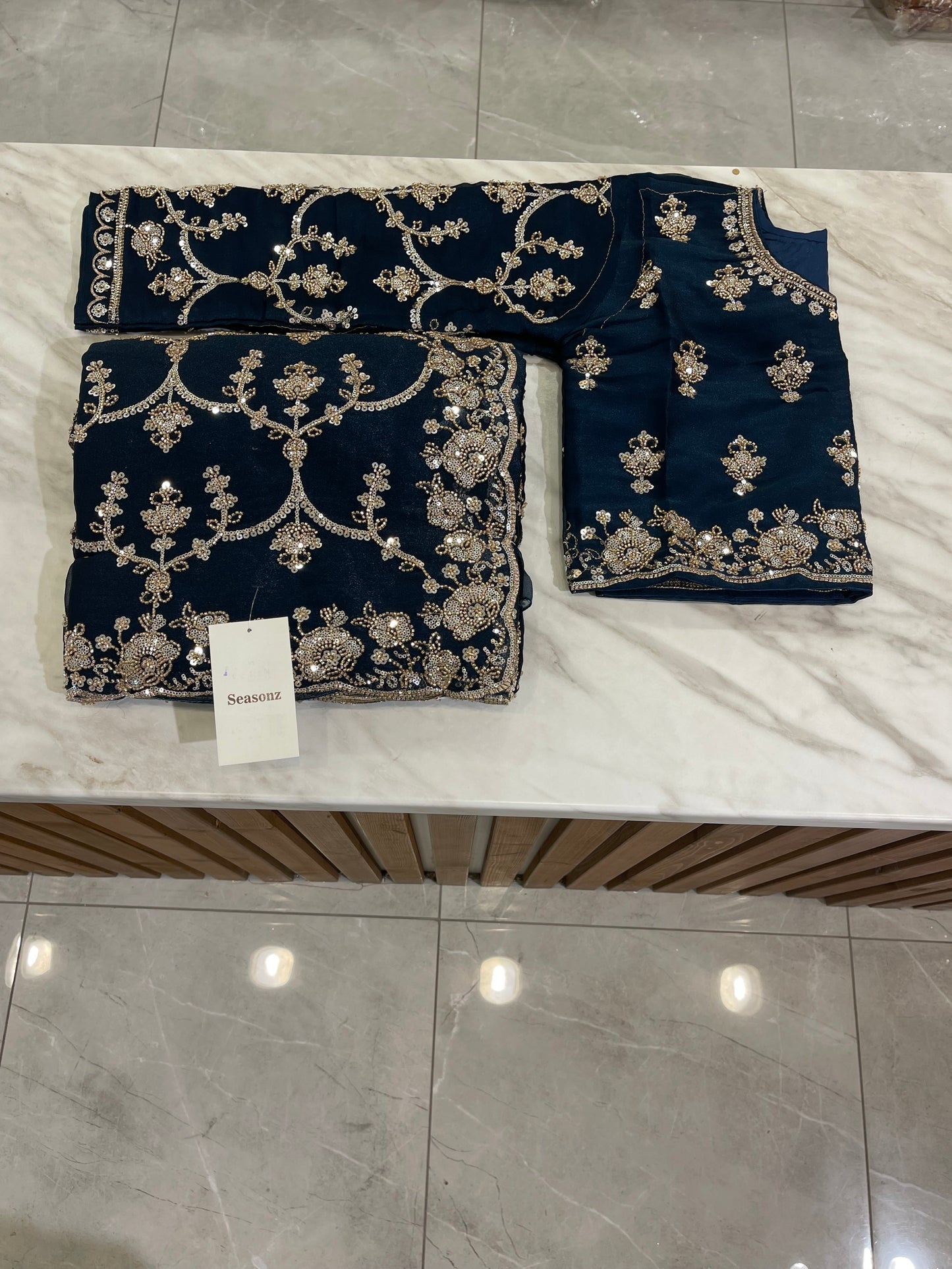 # 2150 Saree