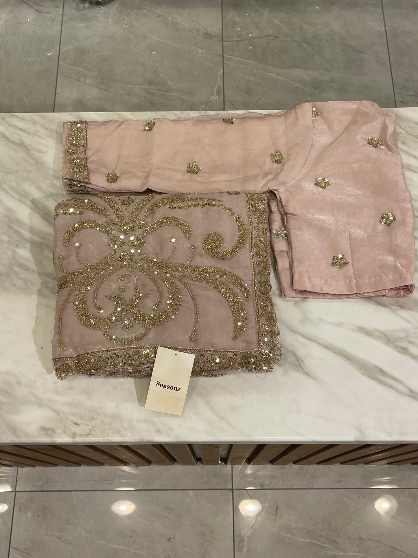 # 2220 Saree