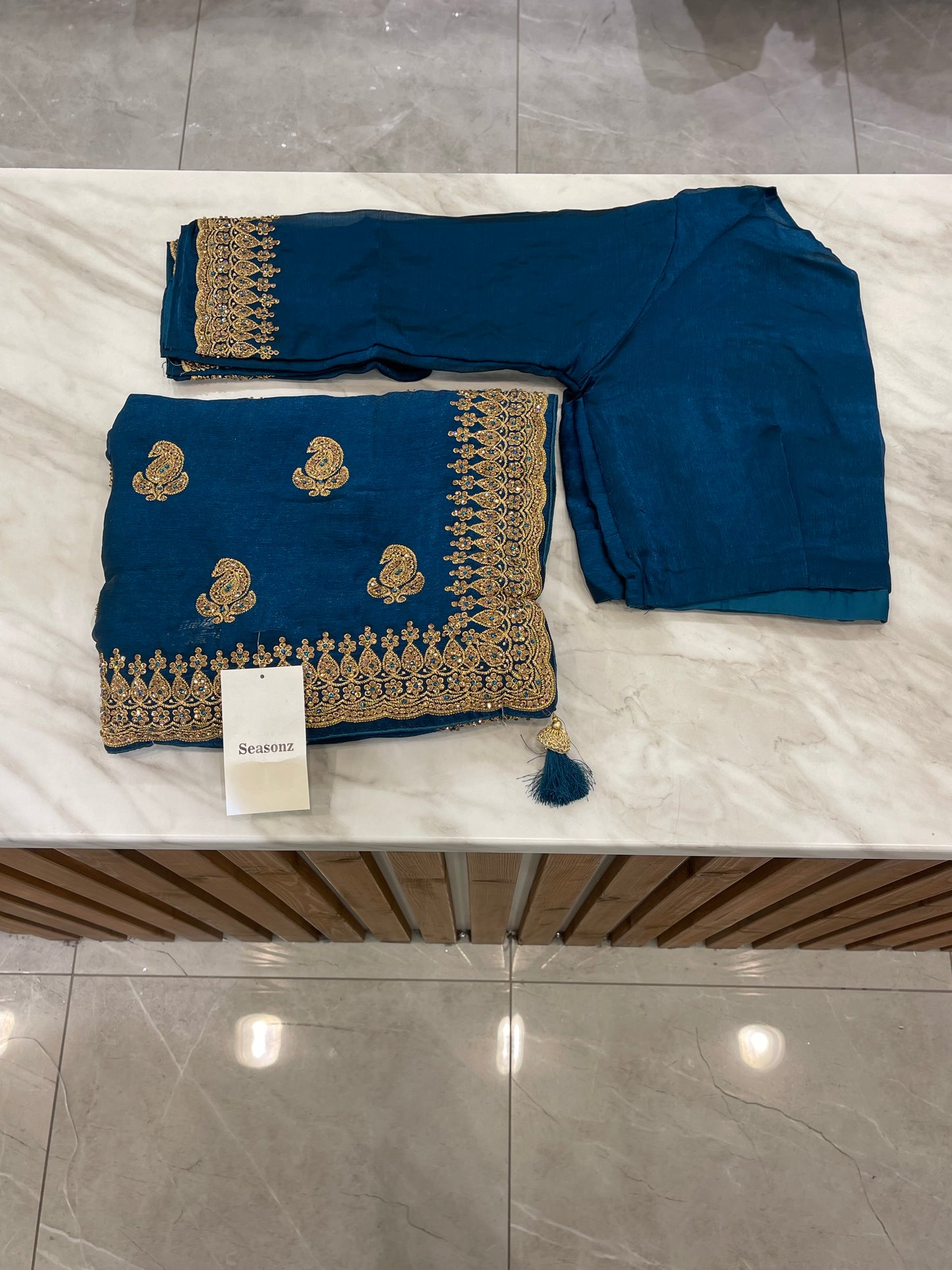 # 1758 Saree