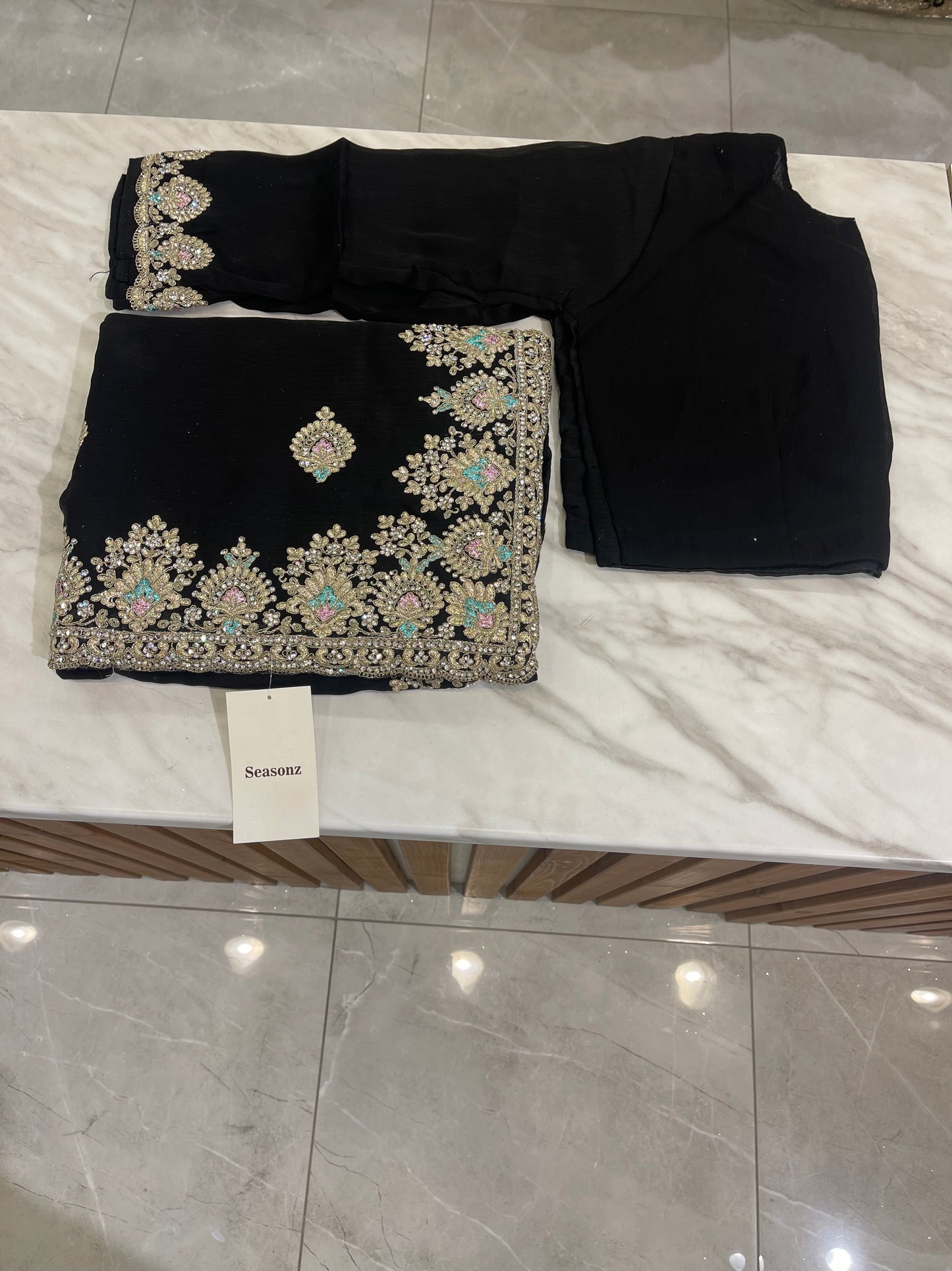 #1746 Saree