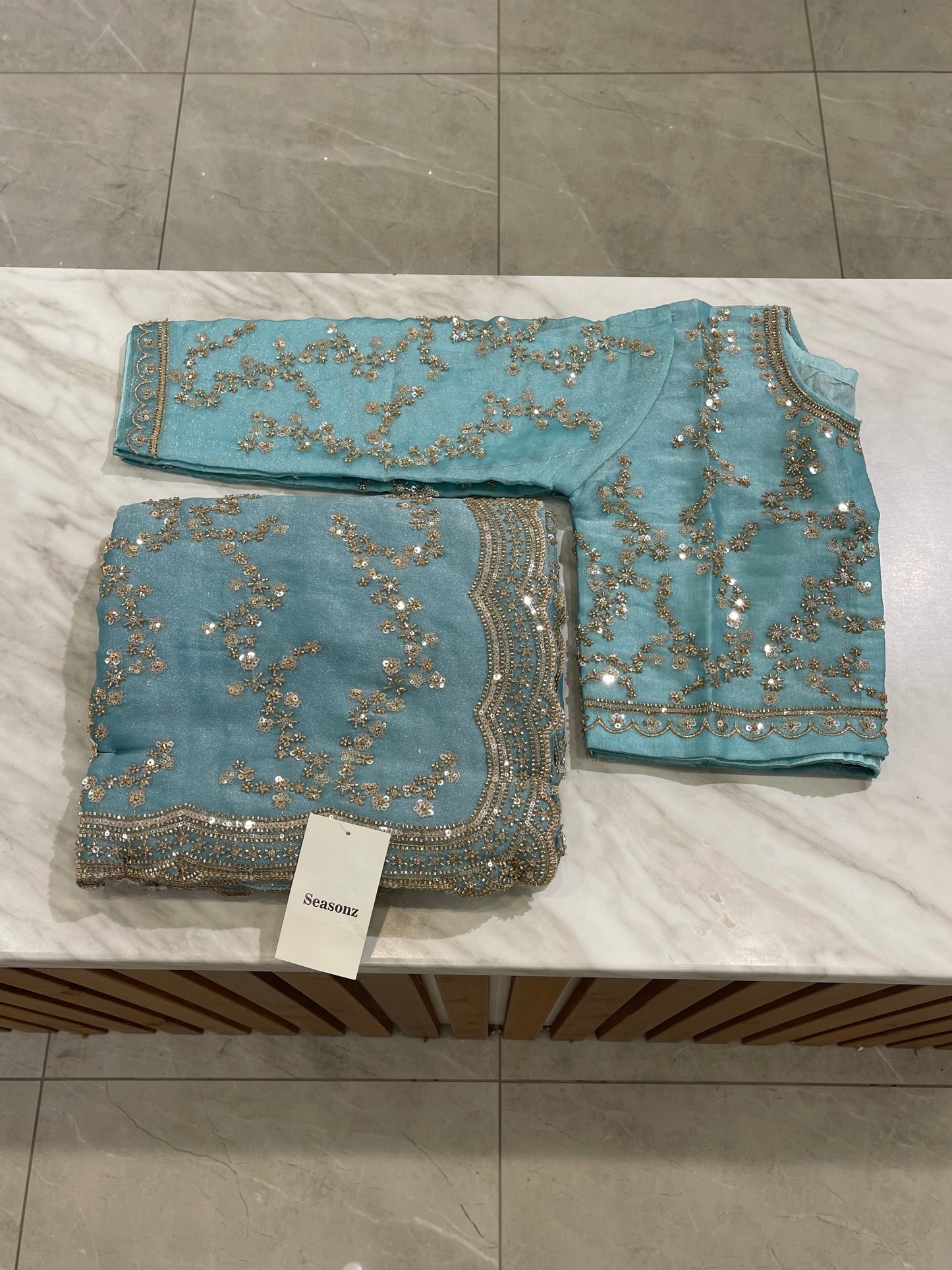 # 2132 Saree