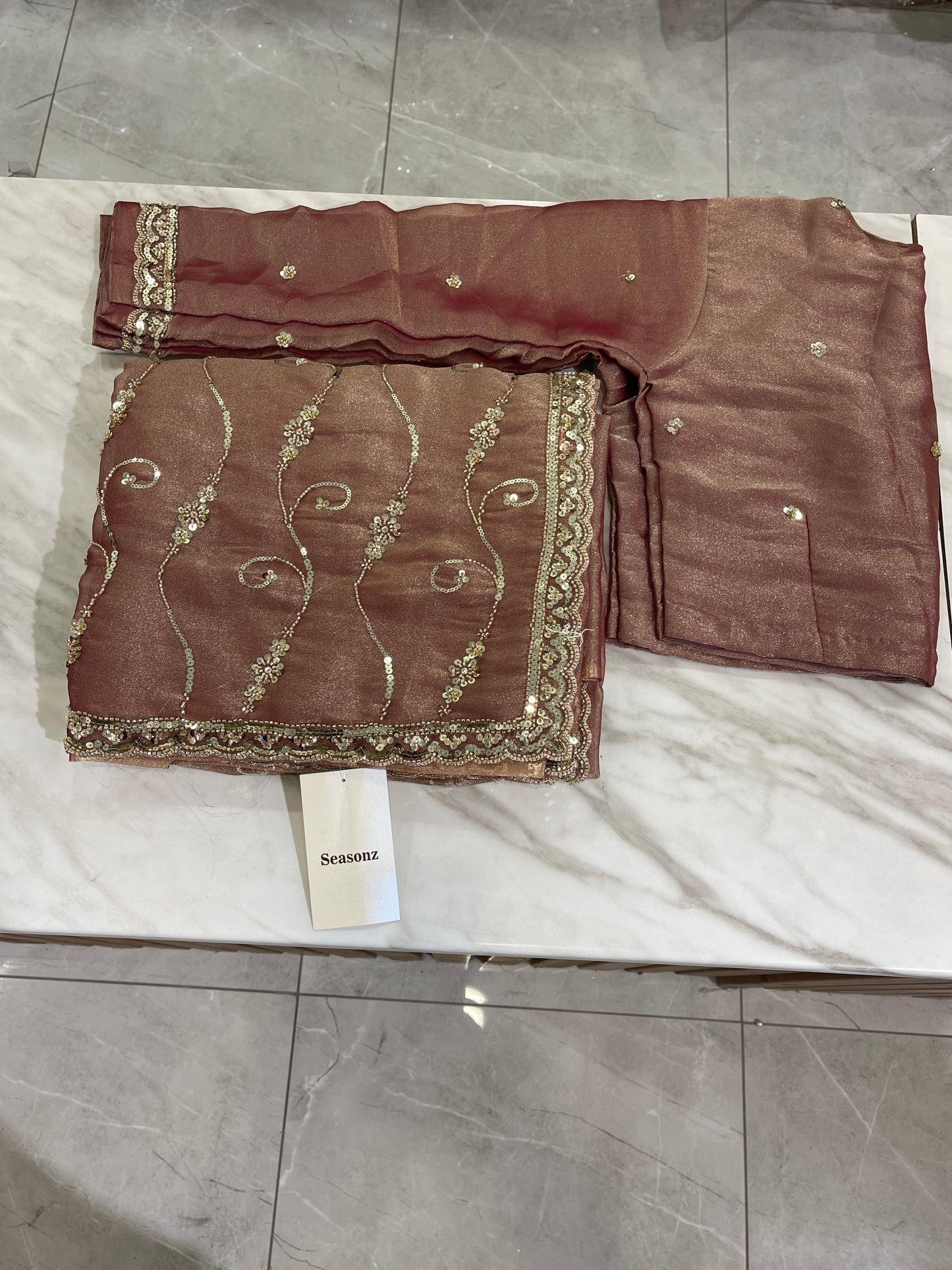 # 2110 Saree