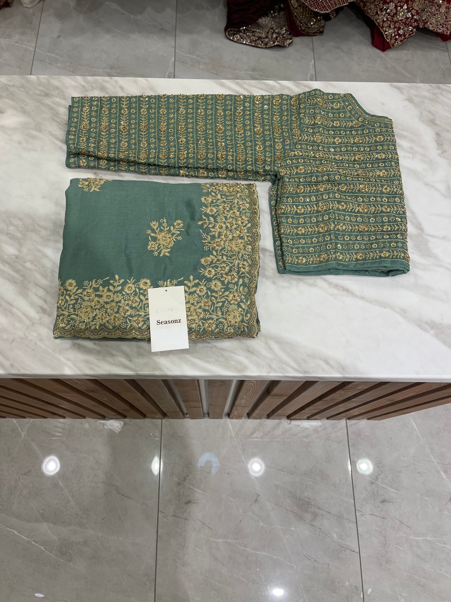 #1802 Saree