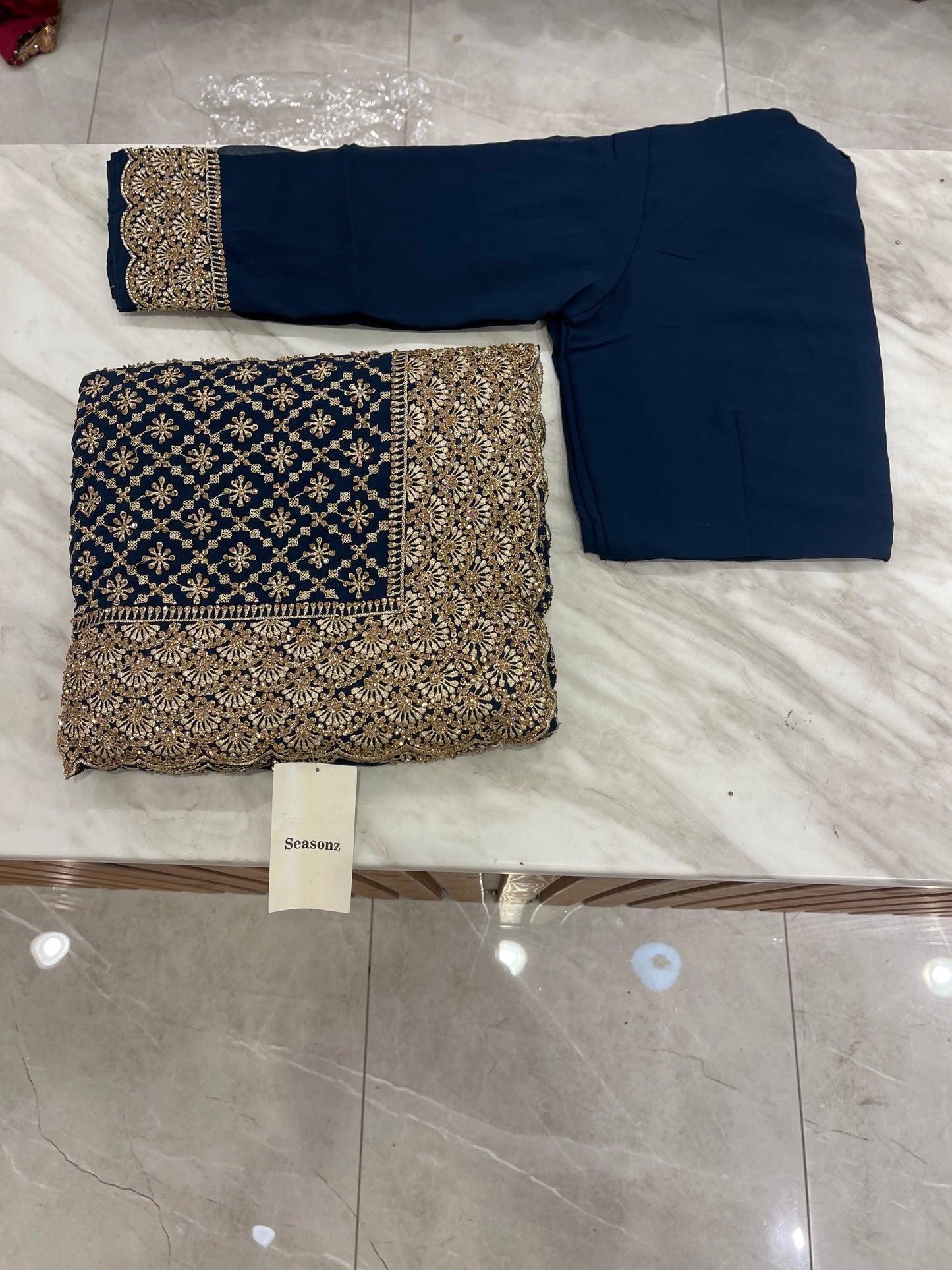 #1739 Saree
