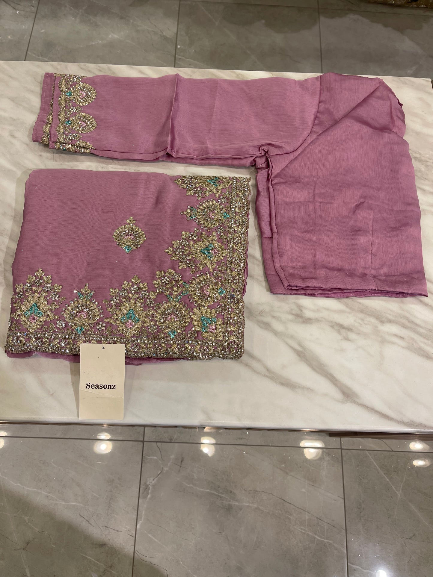 #1746 Saree