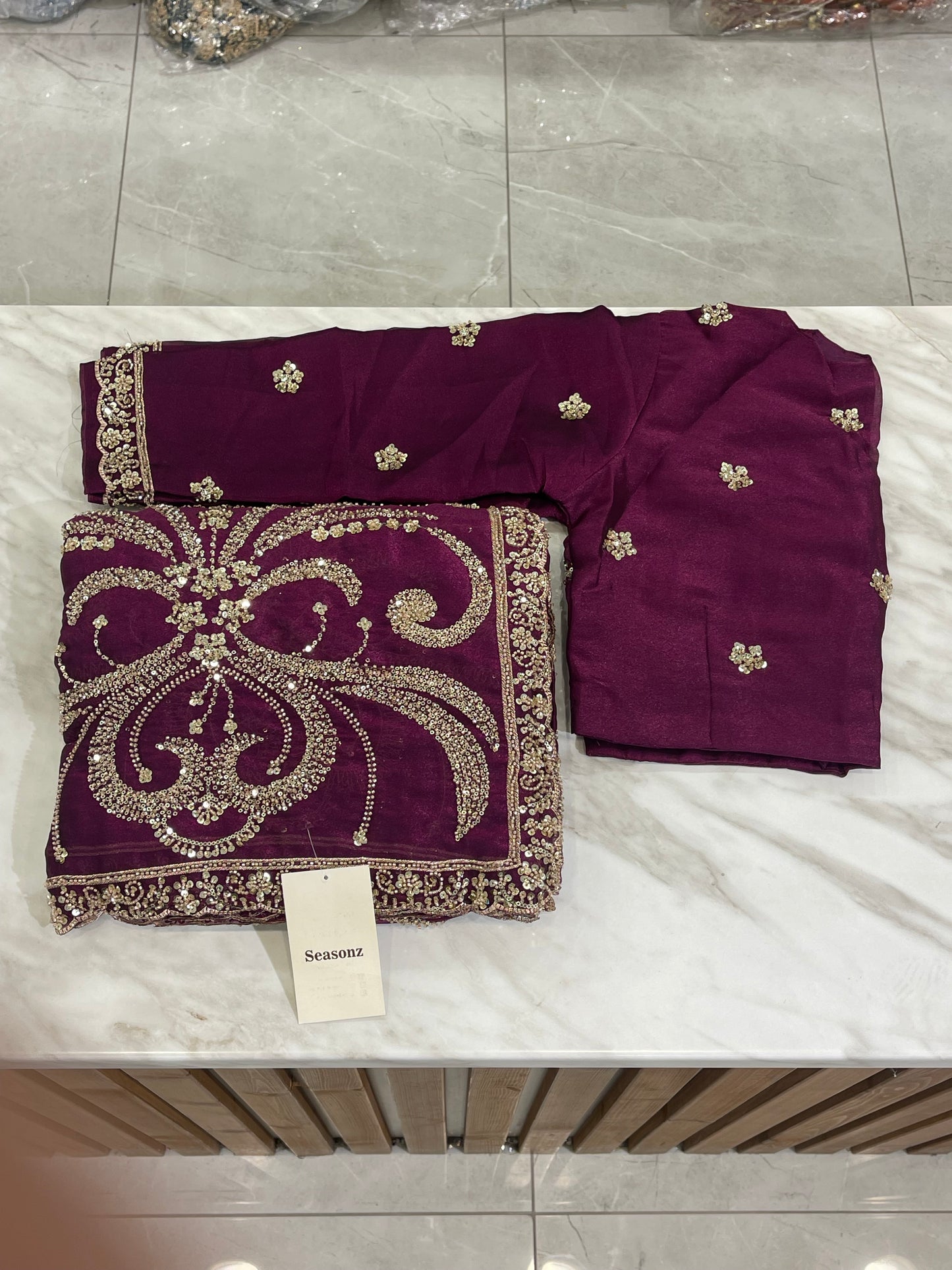 # 2220 Saree