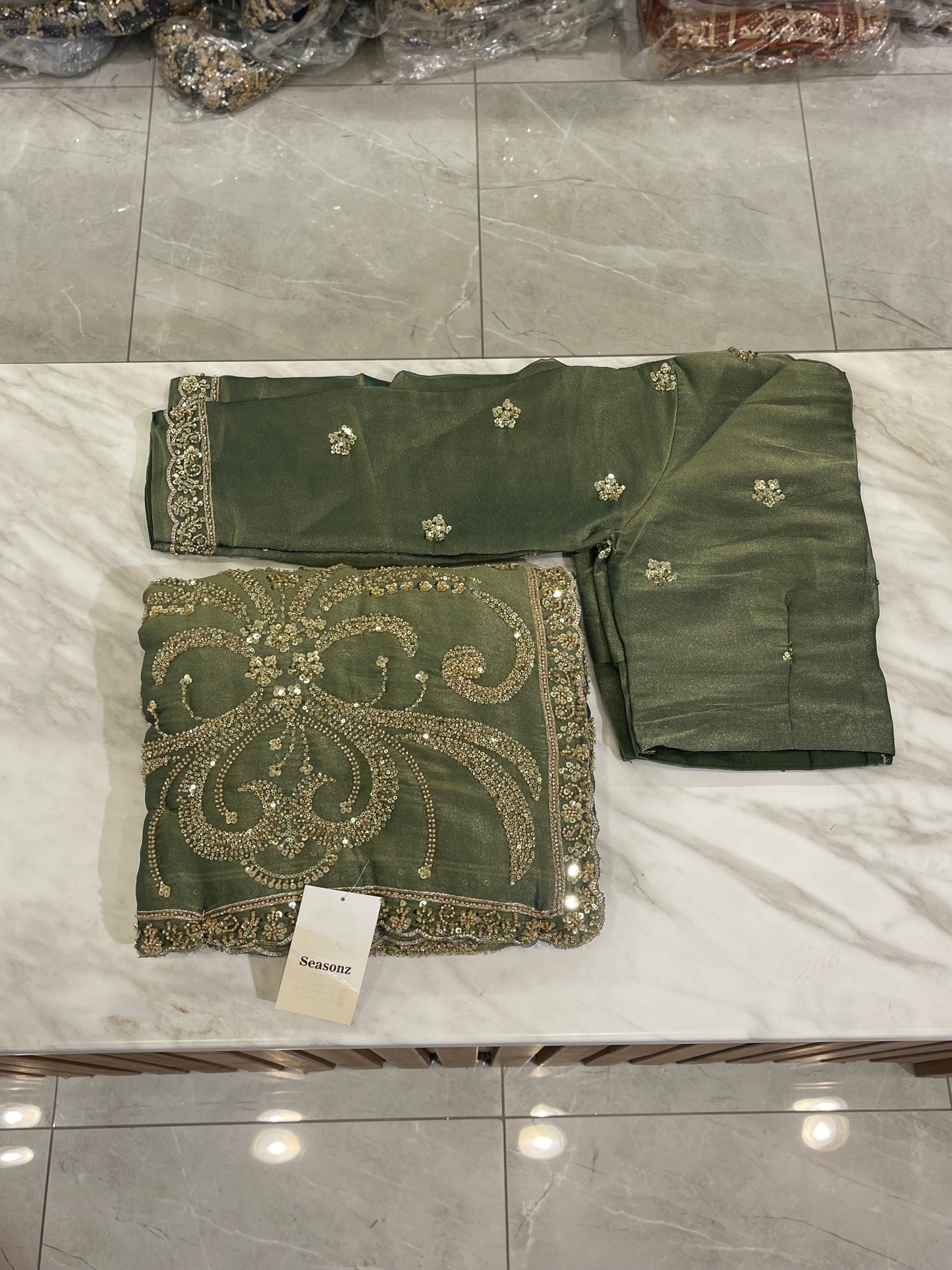 # 2220 Saree
