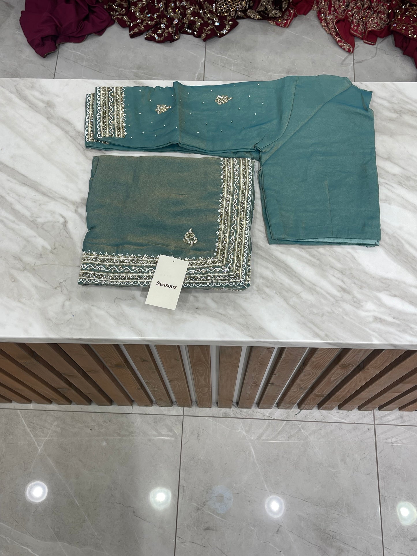 # 2049 Saree