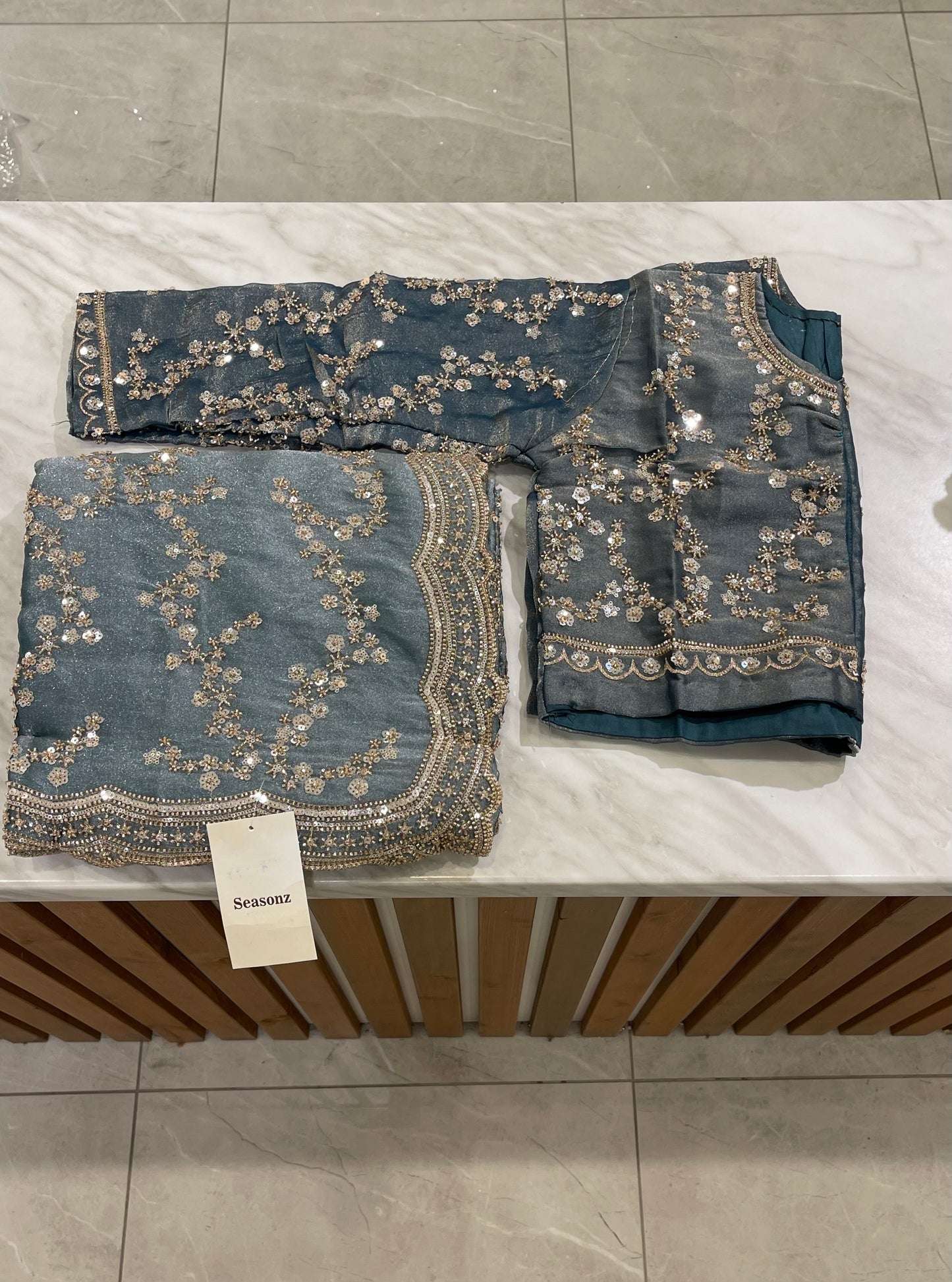 # 2132 Saree