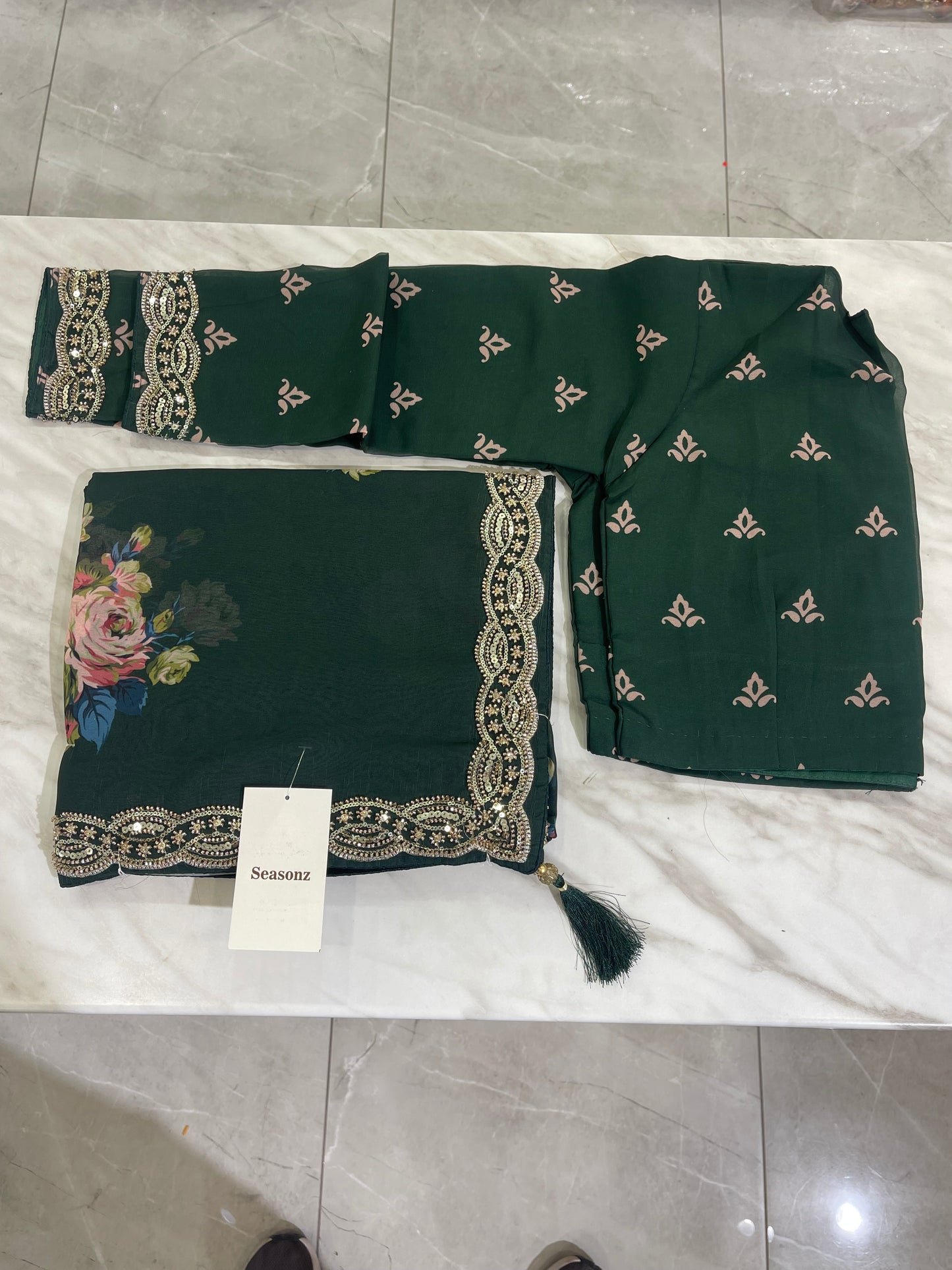 # 2147 Saree (Floral Printed)