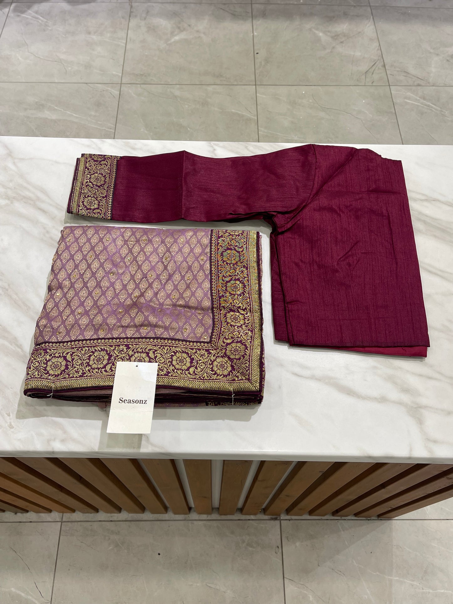 #1755 Saree