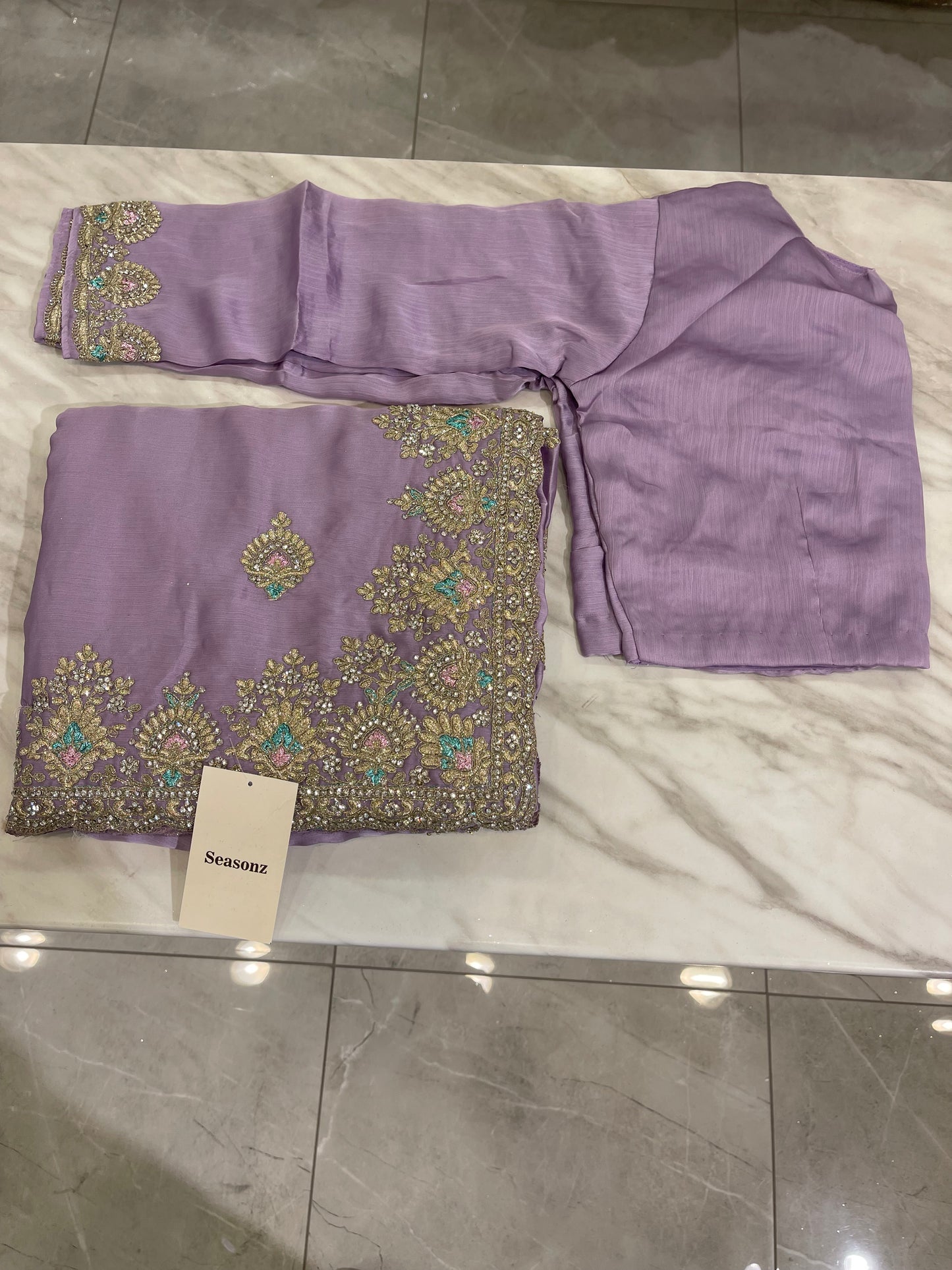 #1746 Saree