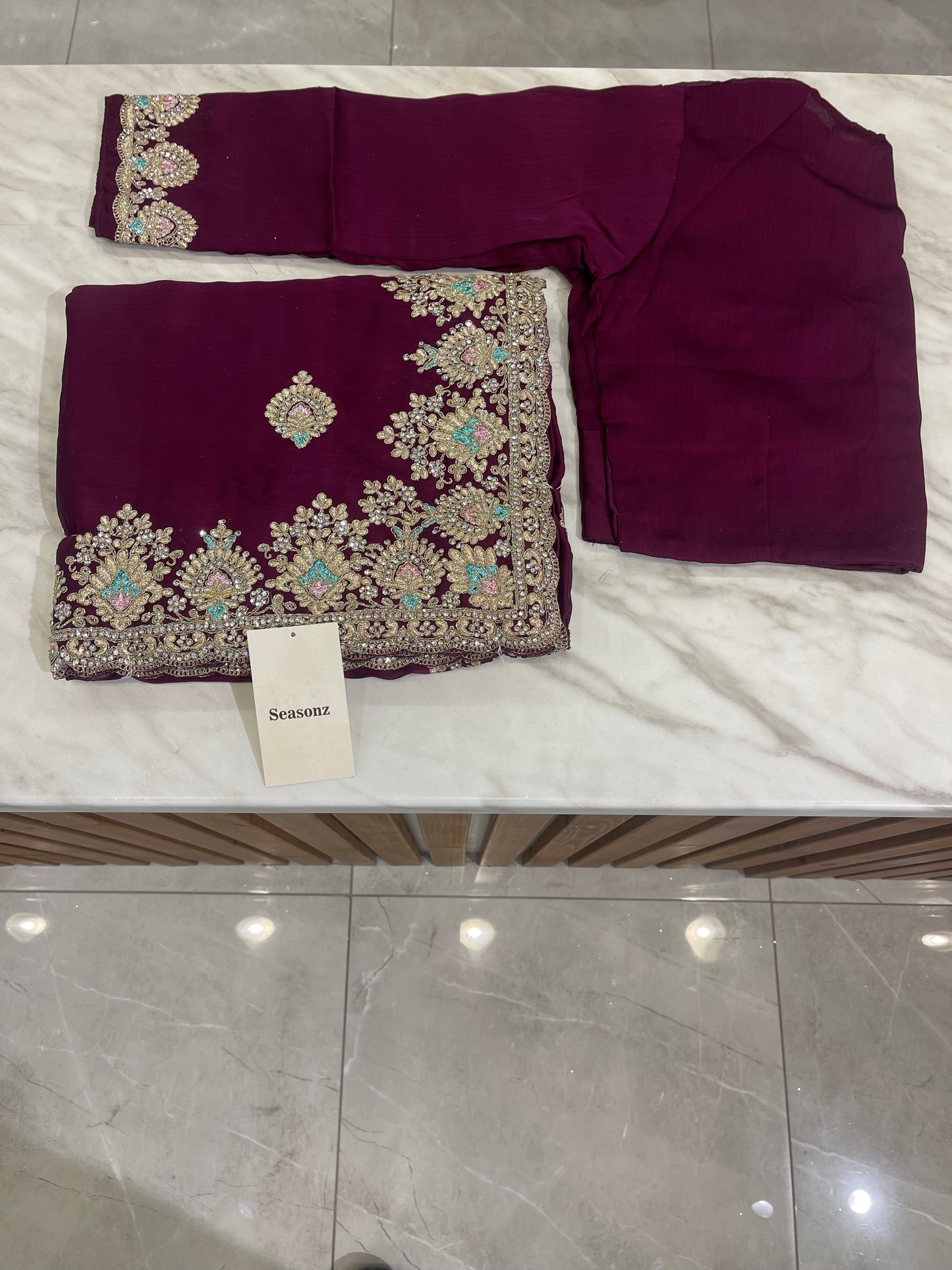 #1746 Saree