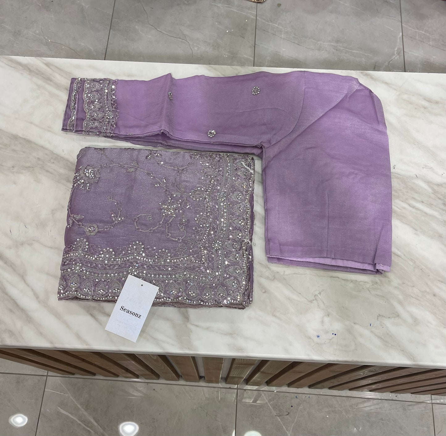 # 2104 Saree
